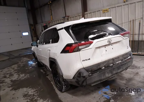 2021 Toyota Rav4 Le z USA, uszkodzony, nr VIN 2T3G1RFV8MC166384